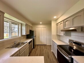 905 Nooksack Rd in Nooksack, WA - Building Photo - Building Photo