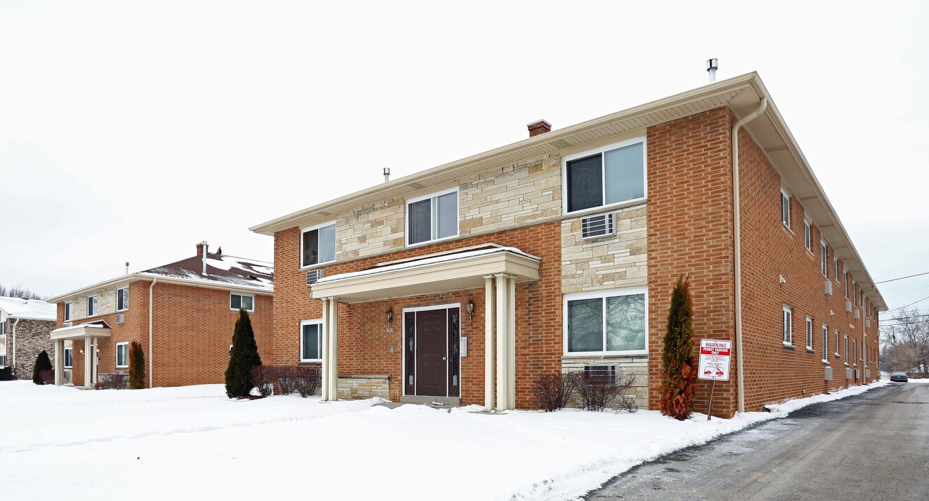 1414-1420 E Warnimont Ave in Milwaukee, WI - Building Photo