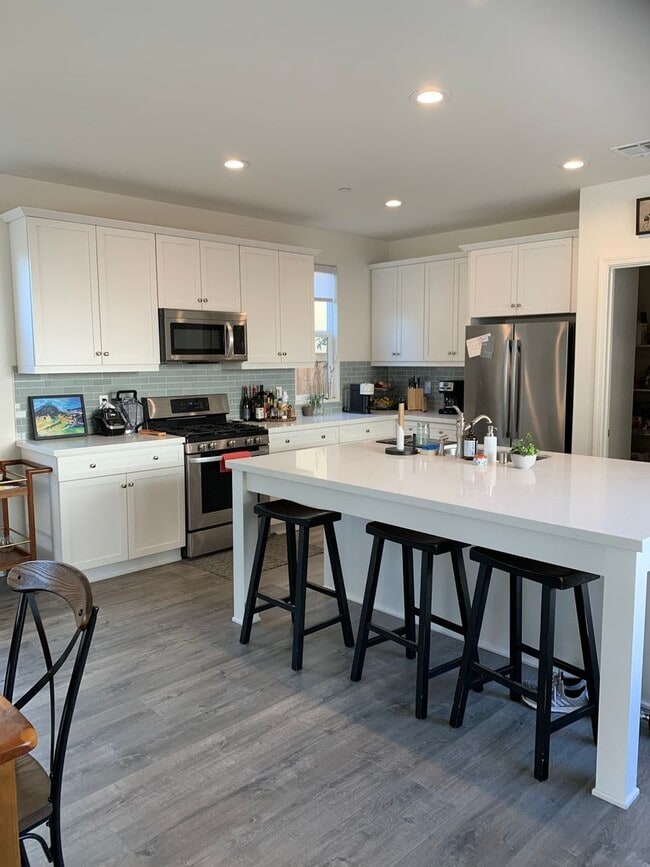 3942 Hayfield Loop in San Luis Obispo, CA - Building Photo - Building Photo