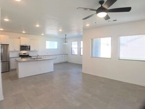 313 Wyatt Ave SW in Los Lunas, NM - Building Photo - Building Photo
