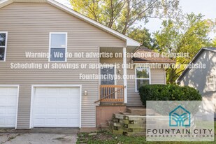 8313 Kaill Rd in Pleasant Valley, MO - Building Photo