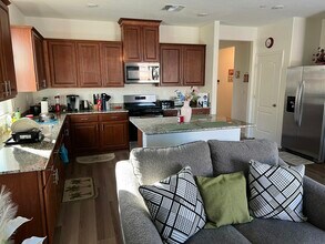 10424 Skynyrd Way in Stockton, CA - Building Photo - Building Photo