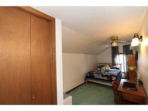 110 W Short St in Solon, IA - Foto de edificio - Building Photo