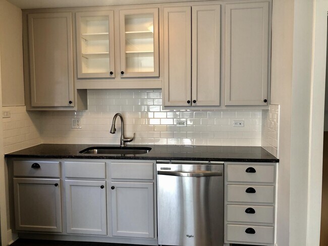 4244 Gilbert Ave in Western Springs, IL - Building Photo - Building Photo