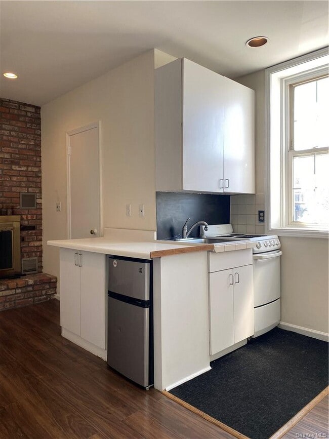 6 Spring St in Hastings On Hudson, NY - Building Photo - Building Photo
