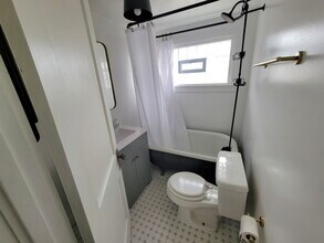 1276 W 89th St, Unit 1274 w 89th st floor 3 in Cleveland, OH - Building Photo - Building Photo