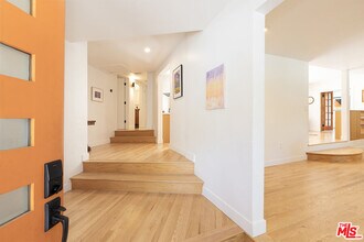 2906 Nichols Canyon Rd in Los Angeles, CA - Building Photo - Building Photo