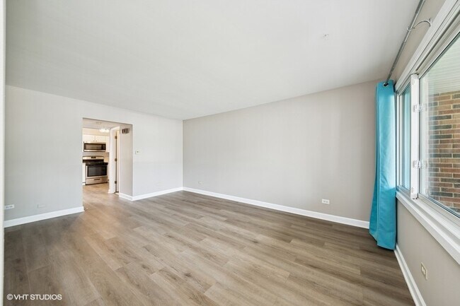 110 Wiltshire Ct in Schaumburg, IL - Building Photo - Building Photo