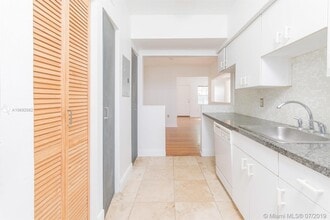 915 8th St, Unit 201 in Miami Beach, FL - Building Photo - Building Photo