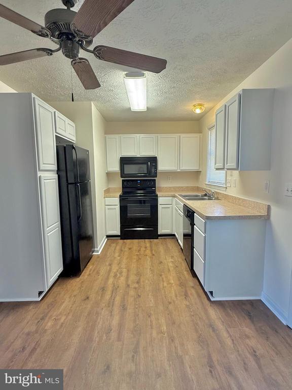 property at 11516 Woodland View Dr