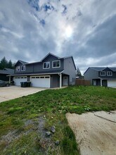 201 Oak St-Unit -Oak St 203 in Winlock, WA - Building Photo - Building Photo