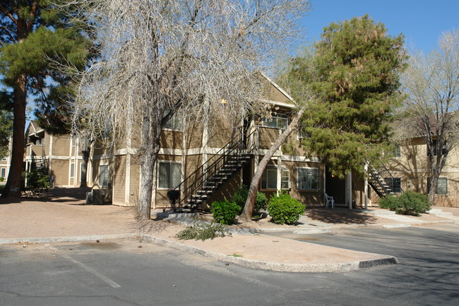 Village @ Karen in Las Vegas, NV - Foto de edificio - Building Photo