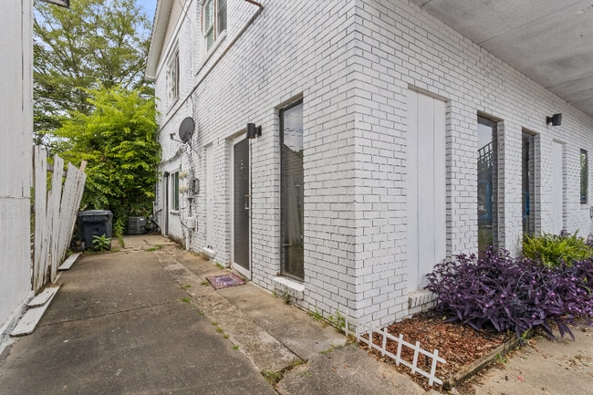 1603 N Main St in Anderson, SC - Foto de edificio - Building Photo