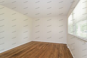 1415 Cove Ln in St. Louis, MO - Building Photo - Building Photo