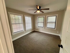 410 McPhail St in Tomball, TX - Building Photo - Building Photo