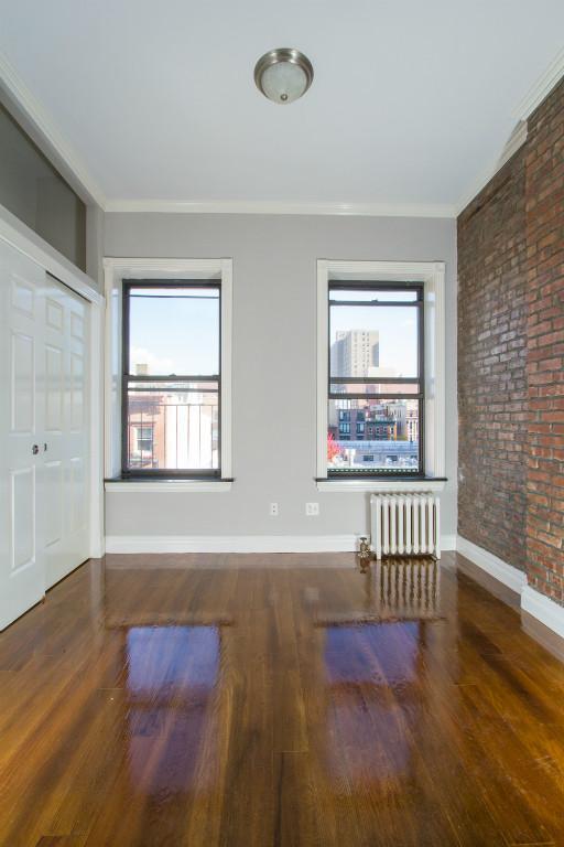 382 E 10th St, Unit 5C in New York, NY - Building Photo - Building Photo