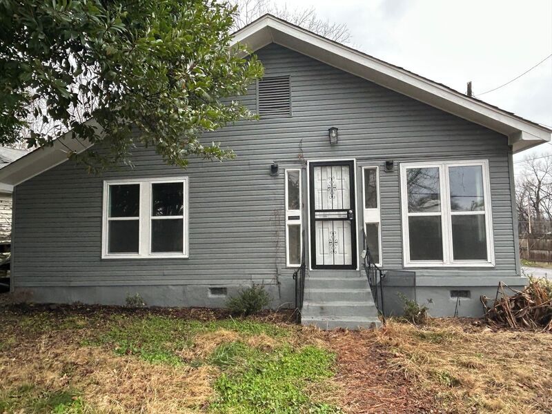 2044 Saulsbury Pl in Memphis, TN - Building Photo