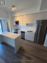 2433 Dufferin St in Toronto, ON - Building Photo - Building Photo
