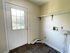 146 Daisy Adams Rd in Cochran, GA - Building Photo - Building Photo