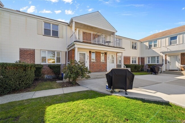 property at 68-21 Cloverdale Ln