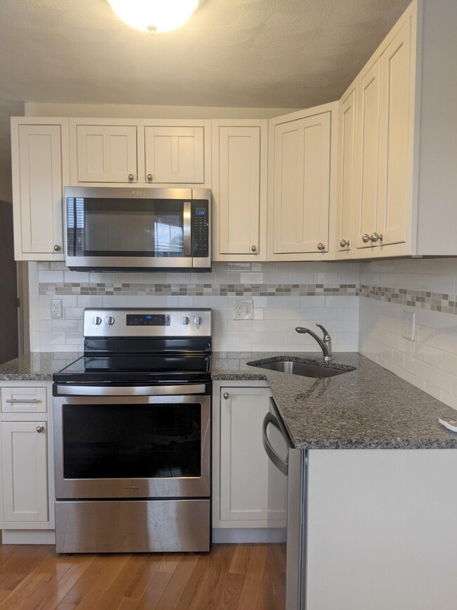 3 Holland St, Unit 3 in Somerville, MA - Building Photo - Building Photo