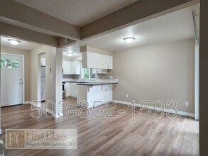 4325 SE 37th Ave in Portland, OR - Building Photo - Building Photo
