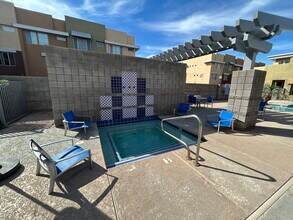 6605 N 93rd Ave in Glendale, AZ - Building Photo - Building Photo