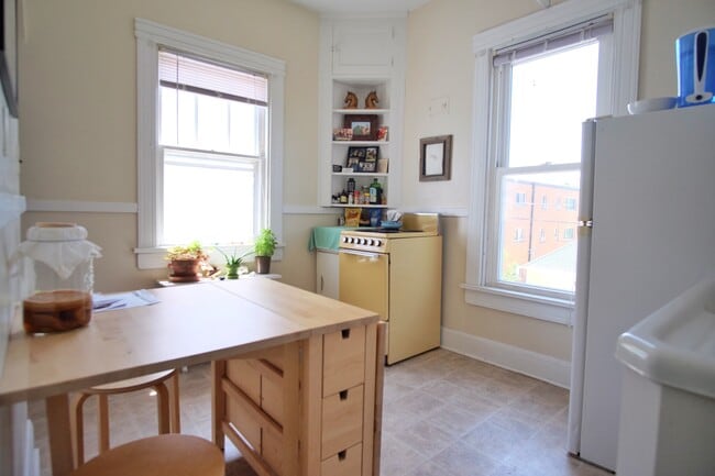 2312 Bryant Ave S, Unit 4