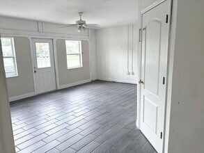 1565 Emerson Dr SE in Palm Bay, FL - Foto de edificio - Building Photo