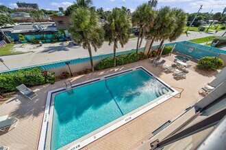 355 S Ocean Dr in Fort Pierce, FL - Foto de edificio - Building Photo