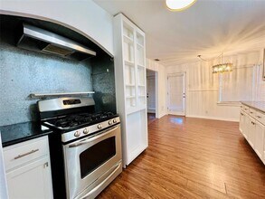 101 Lindenwood Dr in Fort Worth, TX - Building Photo - Building Photo