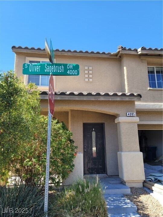 4085 Oliver Sagebrush Dr in Las Vegas, NV - Building Photo