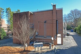 Hawthorne Hills in Winston-Salem, NC - Building Photo - Building Photo