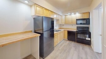 710 E Ave F in Bismarck, ND - Building Photo