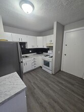 2358 Putnam St, Unit 1 Lower in Toledo, OH - Building Photo - Building Photo