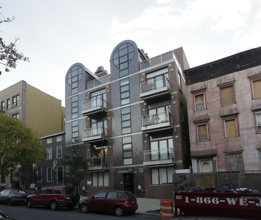 80-82 Adelphi St in Brooklyn, NY - Building Photo