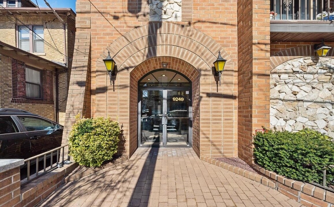 9249 JOHN F KENNEDY Blvd in North Bergen, NJ - Building Photo