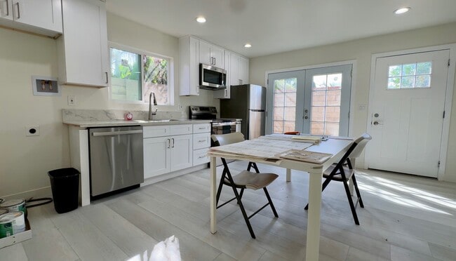 883 N Waverly St in Orange, CA - Building Photo - Building Photo