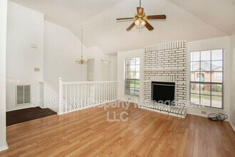 436 Chestnut Ln in Desoto, TX - Foto de edificio - Building Photo