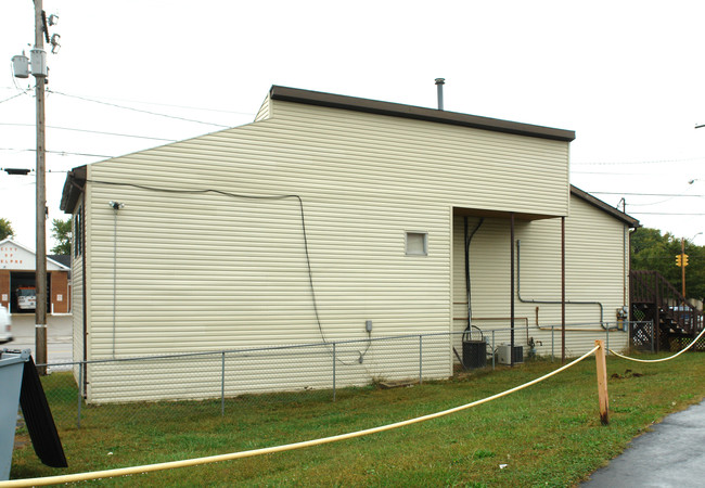 707 Washington Blvd in Belpre, OH - Foto de edificio - Building Photo