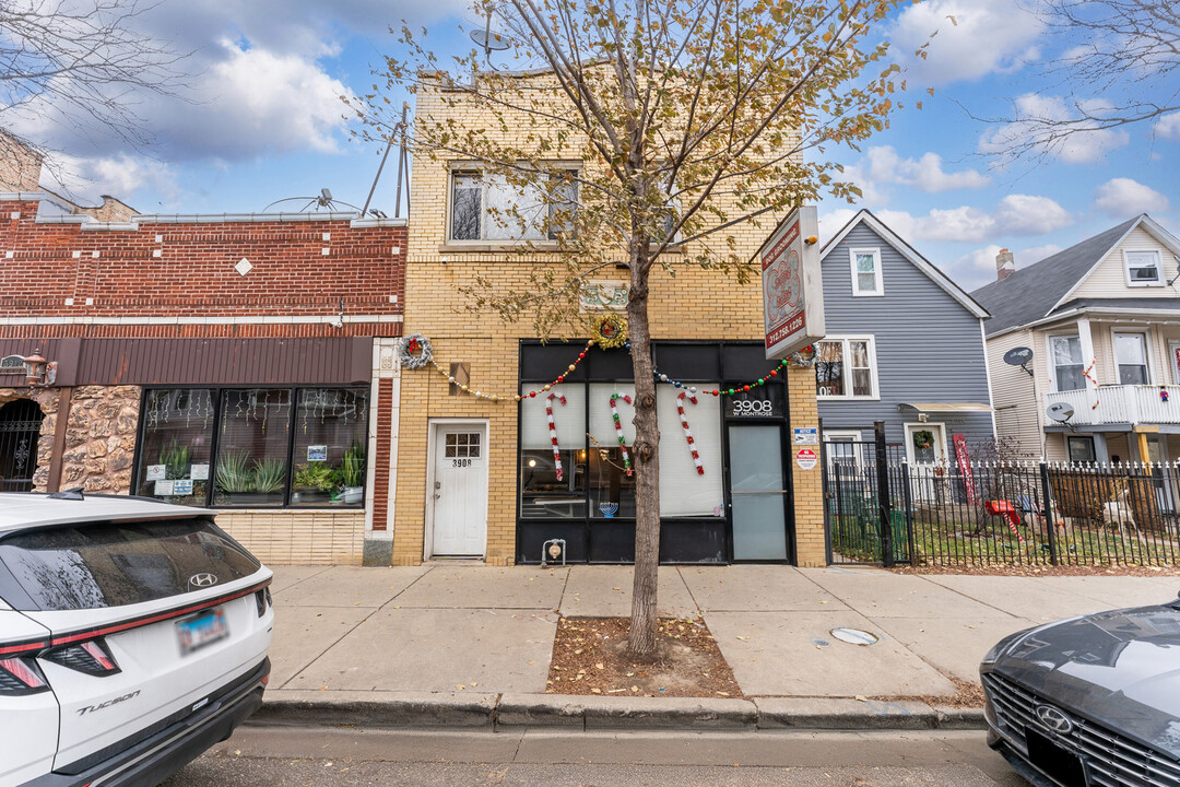 3908 W Montrose Ave in Chicago, IL - Building Photo