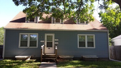 709 Bluemont Ave in Manhattan, KS - Building Photo - Building Photo
