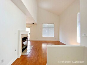 198 Chadwell Ct in Henderson, NV - Building Photo - Building Photo