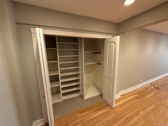 445 W 240th St in Bronx, NY - Building Photo - Building Photo