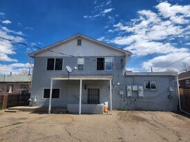 1649 Florence St in Aurora, CO - Building Photo