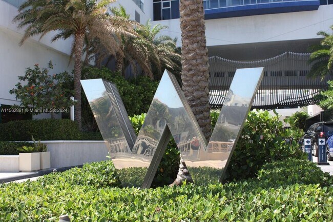 property at 3101 Bayshore Dr