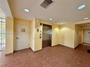601 SW 37th Ave in Miami, FL - Building Photo - Building Photo