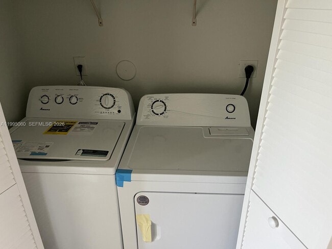 10906 SW 244th Terrace in Princeton, FL - Building Photo - Building Photo