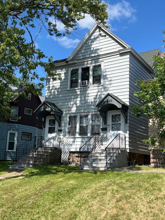 421-423 E 5th St in Duluth, MN - Building Photo