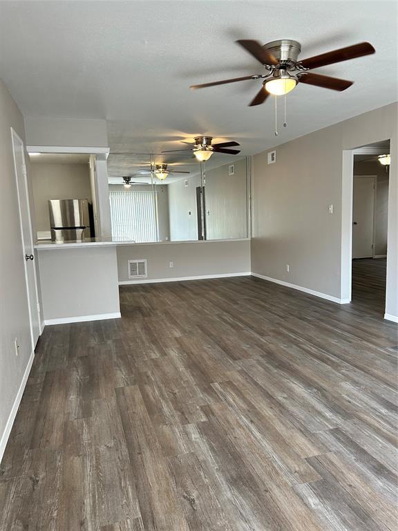 2100 Winrock Blvd in Houston, TX - Building Photo - Building Photo